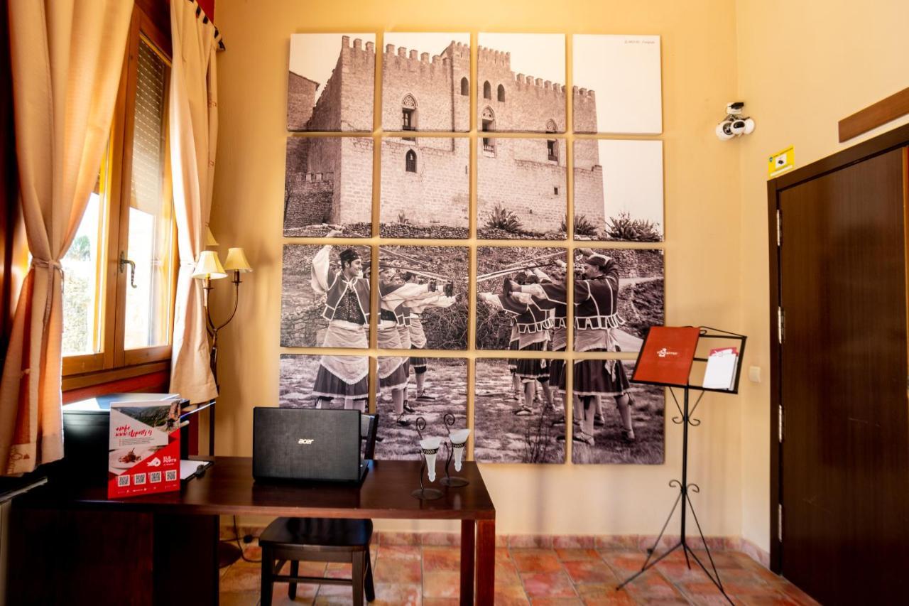 Hostal El Guerrer Todolella ภายนอก รูปภาพ