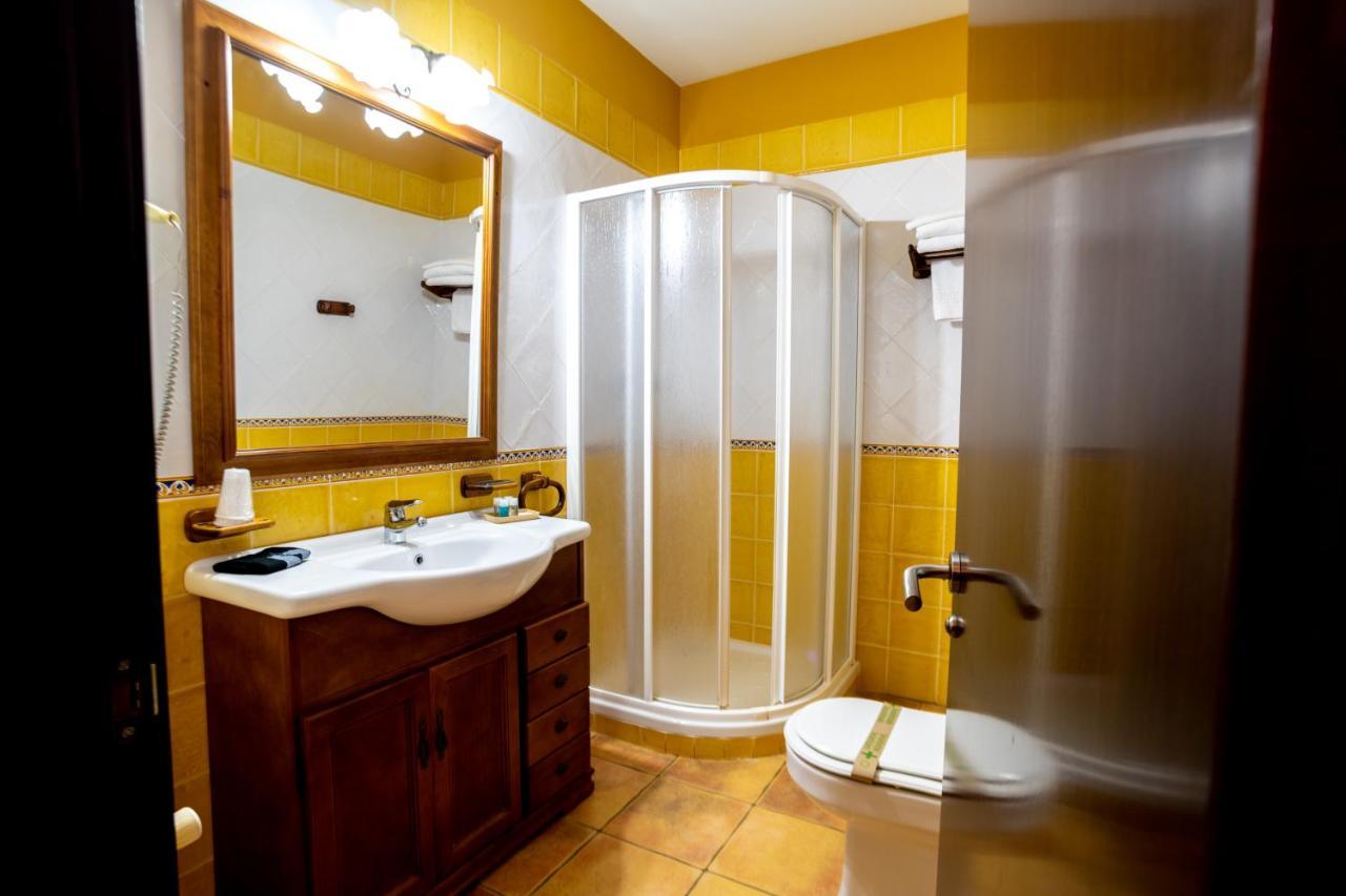 Hostal El Guerrer Todolella ภายนอก รูปภาพ