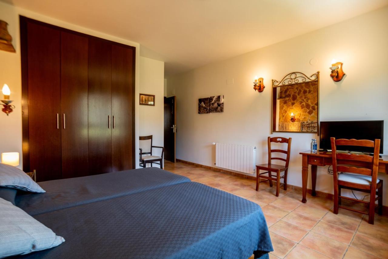 Hostal El Guerrer Todolella ภายนอก รูปภาพ